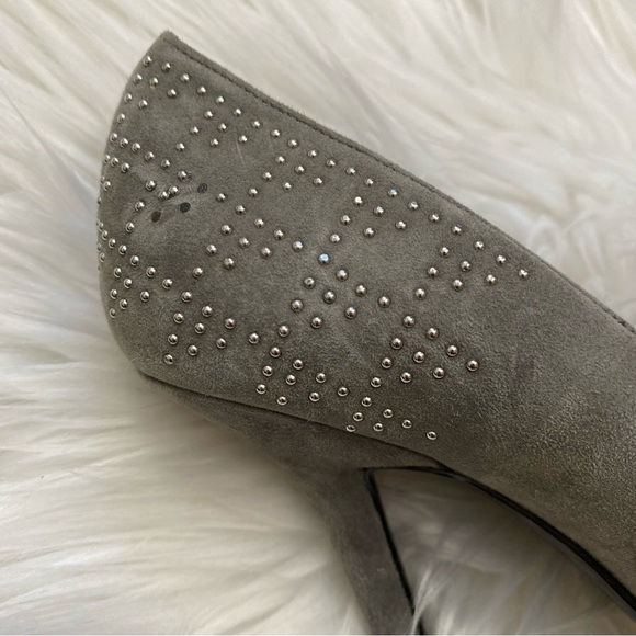 Gray suede pointed toe heels - Picture 6 of 9